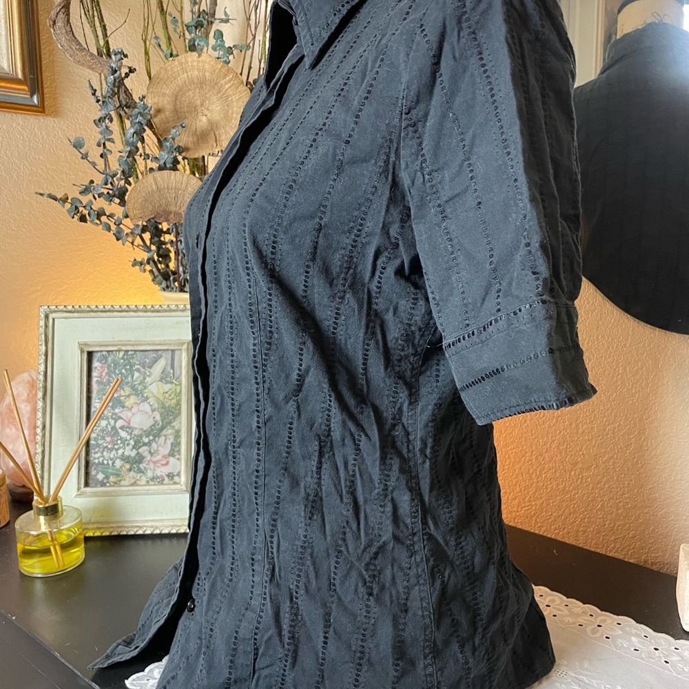 Black, short sleeved button down - Picture 4 of 5